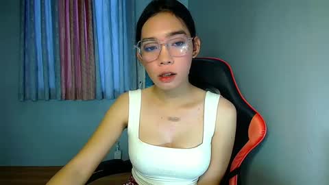 Snapshot of carmelasexmachinex chatting on February 6, 4:21 am carmela online show from February 6, 4:21 am