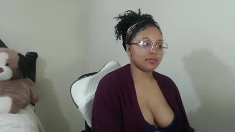 CARAMEL xoxo online show from March 29, 6:37 am