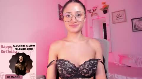 Caroline online show from March 7, 7:38 pm