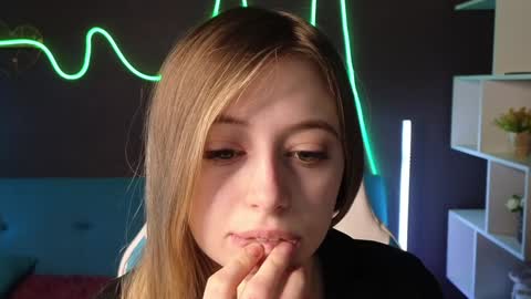 Carolina online show from February 4, 1:23 am