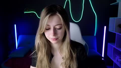 Carolina online show from December 8, 12:57 am