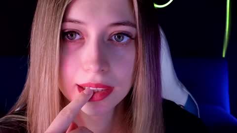 Carolina online show from December 5, 4:37 am