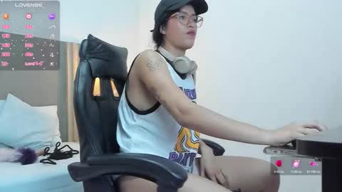 c a r o l i n e online show from September 16, 7:06 pm