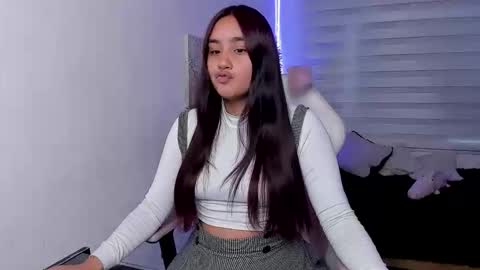 caroline_rodriguez_9 online show from June 6, 8:48 pm