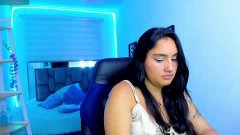 caroline_rodriguez_9 online show from September 24, 4:19 am