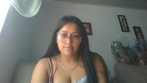 carolineconejita87 online show from December 22, 7:09 pm