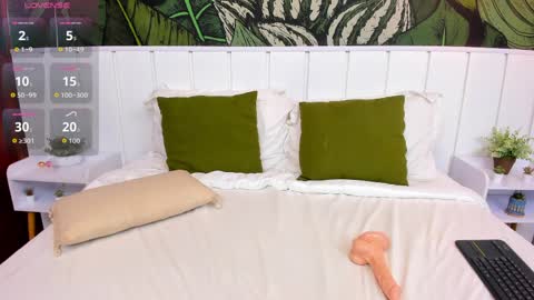   online show from March 31, 8:42 pm