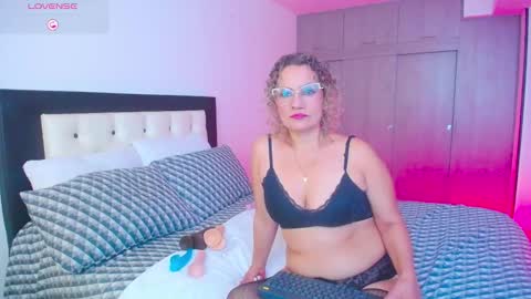 CarolinneFiotti online show from September 28, 6:28 pm