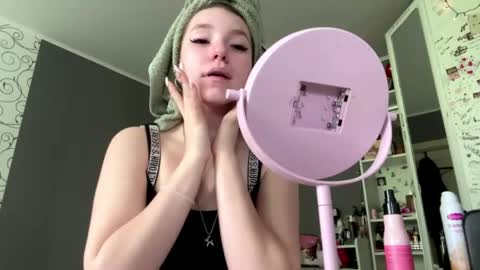 Kate online show from May 13, 9:08 am