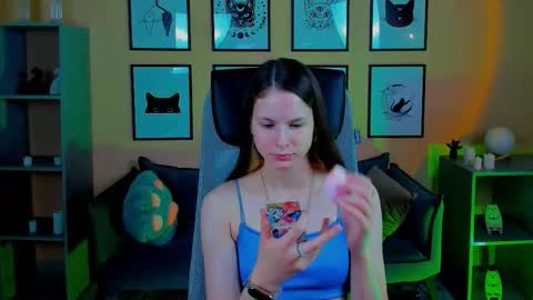 carrie_roses online show from October 21, 2:27 am