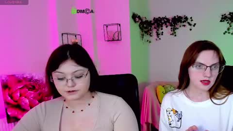 casey_meow_ online show from June 19, 7:09 pm
