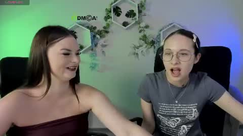 casey_meow_ online show from July 4, 8:40 am