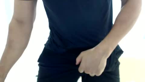 cashmastermuscle77 online show from June 1, 6:20 pm