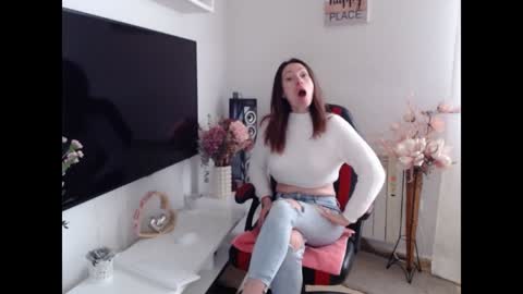 Snapshot of casperlove69 chatting on February 6, 10:36 am Alice online show from February 6, 10:36 am