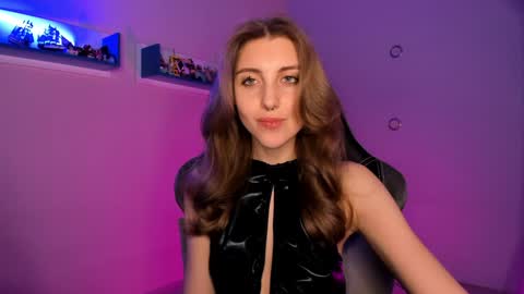 Snapshot of cassiablade1 chatting on February 7, 10:52 pm Seductress Cassia FINDOM AND SADISM NO NUDE online show from February 7, 10:52 pm