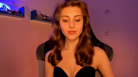 Snapshot of cassiablade1 chatting on February 17, 7:23 pm Seductress Cassia FINDOM AND SADISM NO NUDE online show from February 17, 7:23 pm