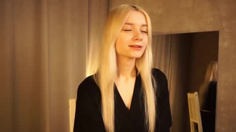 Snapshot of cassie130505 chatting on February 20, 3:30 pm Cassie online show from February 20, 3:30 pm