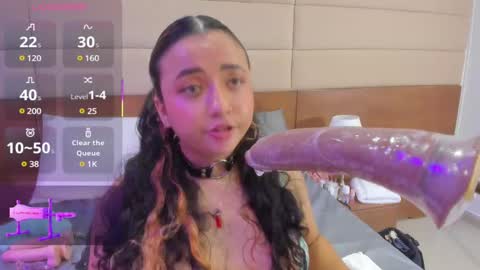 Snapshot of cassie_ibarra chatting on February 15, 8:22 pm cassie online show from February 15, 8:22 pm