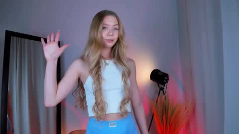 Snapshot of cassie_palmer chatting on February 19, 9:39 am Hello my name is Cassie and my friend Nilo is also here online show from February 19, 9:39 am