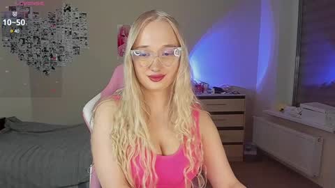 Cassie Rosss online show from February 9, 12:39 am