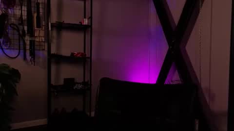 assie online show from November 27, 1:08 pm