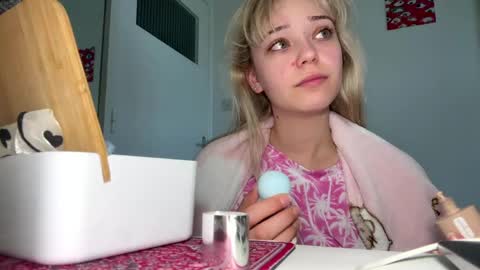 Olivia online show from May 8, 6:19 am