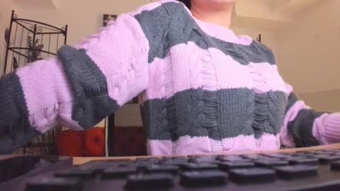 Snapshot of cassioopeia chatting on October 21, 5:01 am Im your sweet candy try me soon online show from October 21, 5:01 am