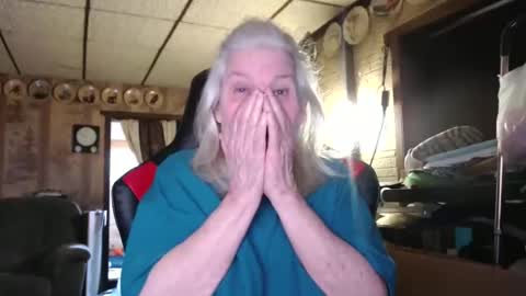 cat online show from October 29, 7:36 pm