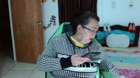 isabel online show from January 31, 9:27 am