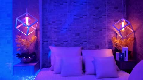 CatalinnaThompson online show from November 7, 12:18 pm