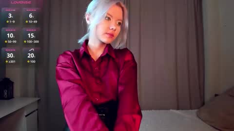 Mia online show from March 4, 11:07 am