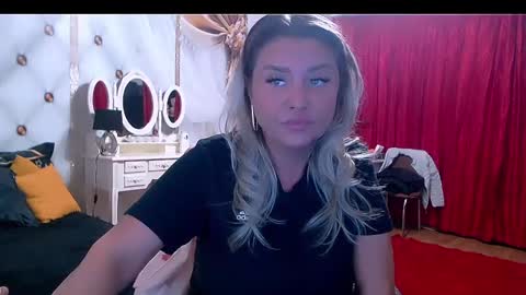 Snapshot of catpussy4 chatting on December 6, 7:15 am lauren online show from December 6, 7:15 am