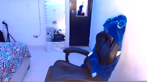 Caylinn online show from November 24, 2:16 pm