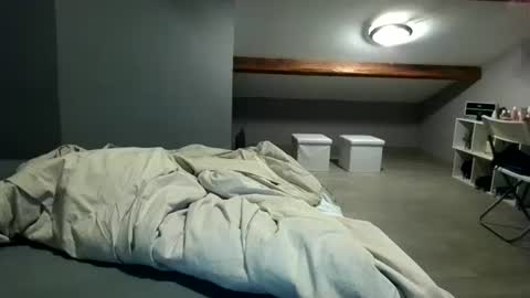 cclovefrench online show from February 20, 9:28 pm