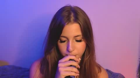 Lina  online show from October 18, 7:29 pm