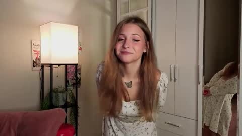 Snapshot of ceceliapidcock chatting on September 18, 7:29 pm Lina online show from September 18, 7:29 pm