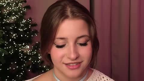 Lina  online show from December 15, 8:05 pm