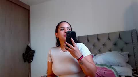 celeneortiiz online show from April 12, 9:08 pm