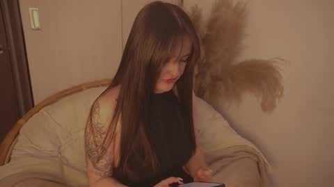 Diane Independent model online show from September 30, 8:30 pm