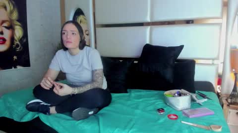 celeste_starsss online show from December 17, 9:32 pm