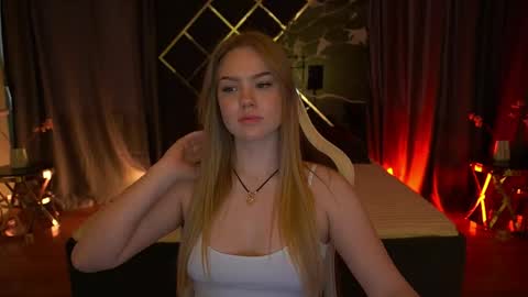 celestenoirr online show from April 13, 1:15 pm