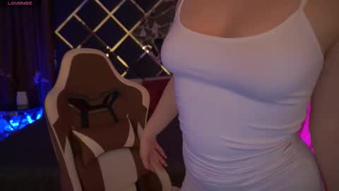 celestenoirr online show from February 5, 9:02 am