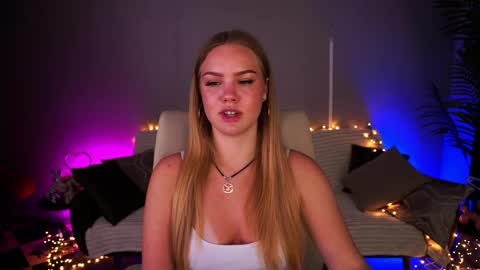 celestenoirr online show from May 28, 1:31 pm
