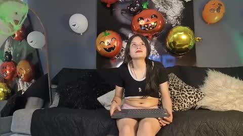 Snapshot of celestesecret chatting on October 27, 7:14 pm Sara online show from October 27, 7:14 pm
