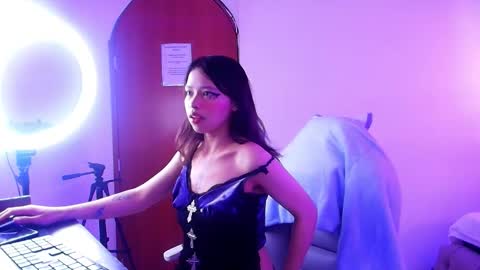        online show from October 11, 12:54 pm