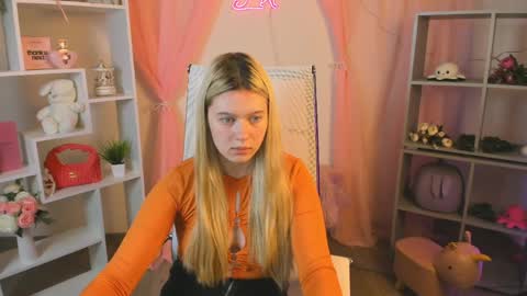 your cute kitty online show from April 7, 4:20 pm