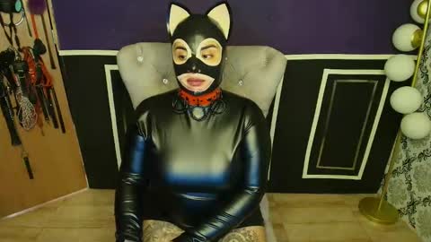       online show from April 20, 11:46 am