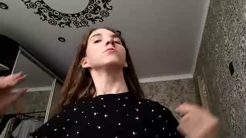 Elizabeth online show from June 21, 10:43 am