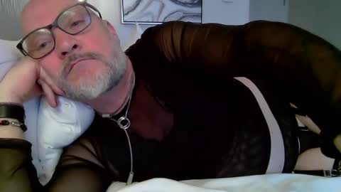 champagne online show from January 30, 4:13 pm
