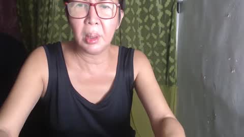 Snapshot of champaka123 chatting on December 2, 9:41 am champaka online show from December 2, 9:41 am